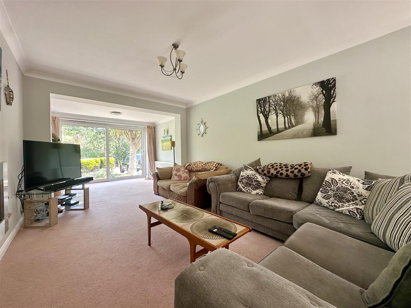 5 bed property in Vale Road, St Leonards On Sea